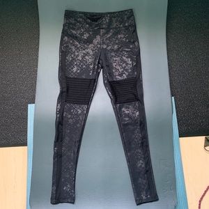 Peony & me gorgeous floral moto-style leggings - S